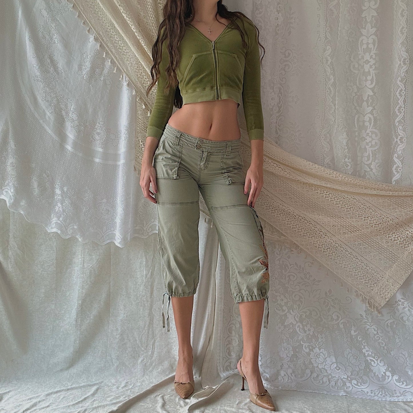 Y2K Olive Embroidered Cargo Capri's / SZ 4