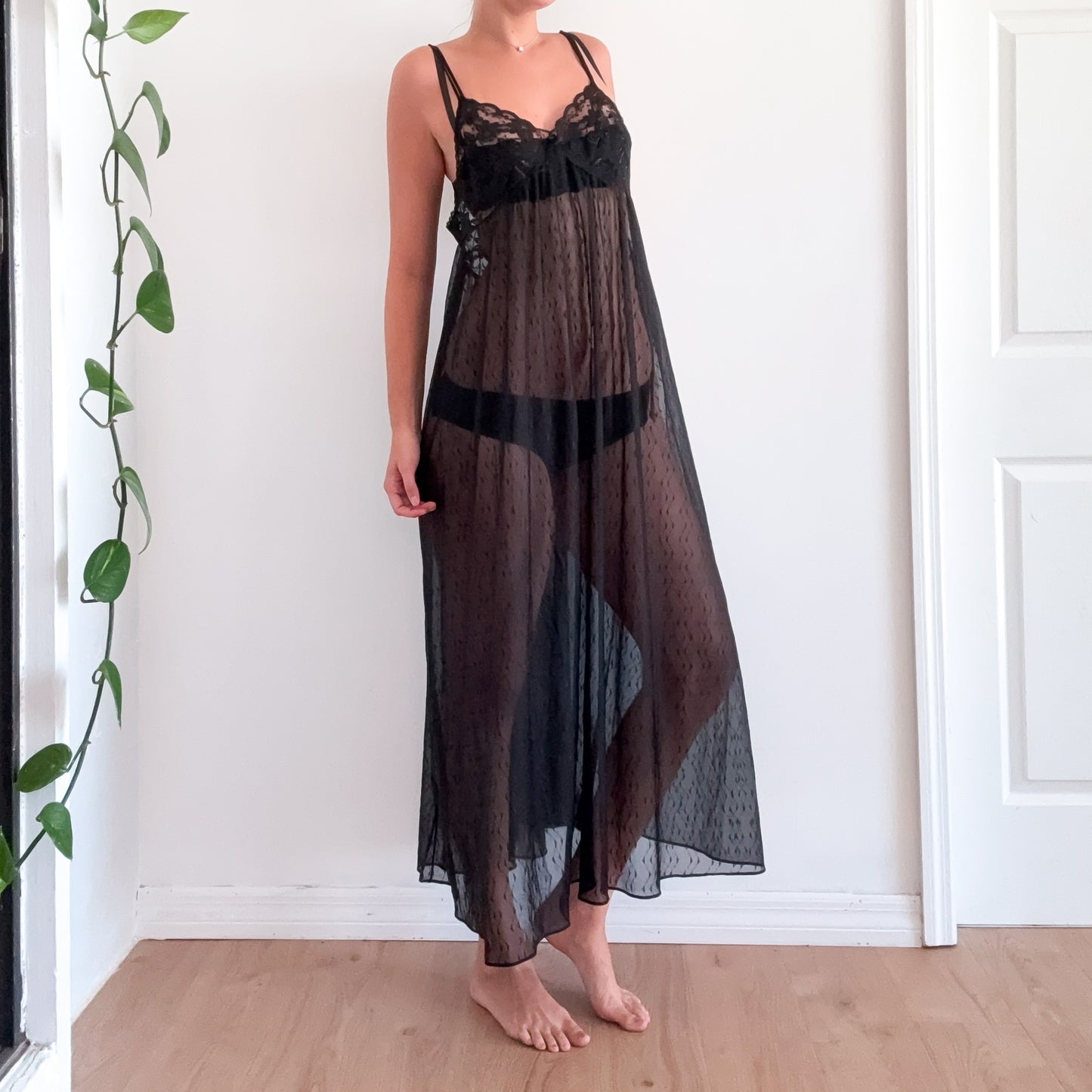 80's Black Lace Nightgown / SZ M