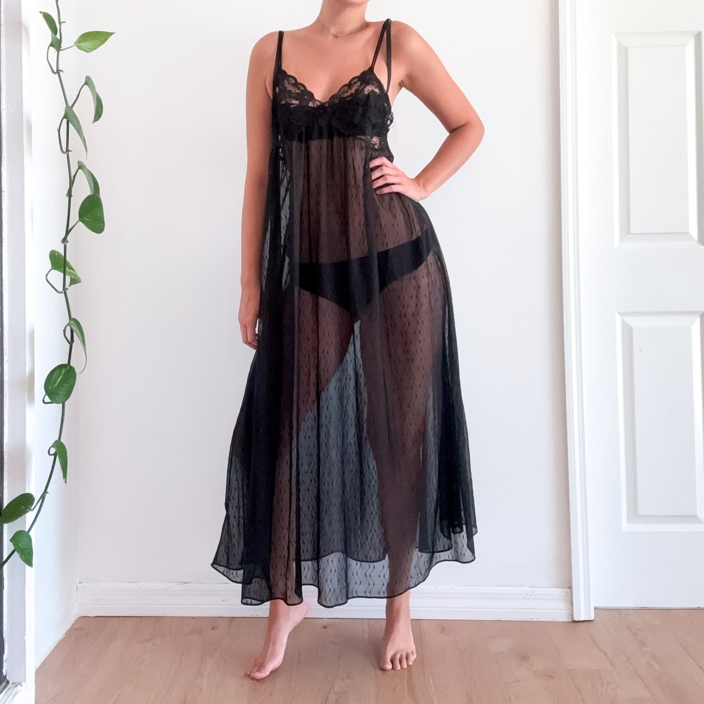 80's Black Lace Nightgown / SZ M