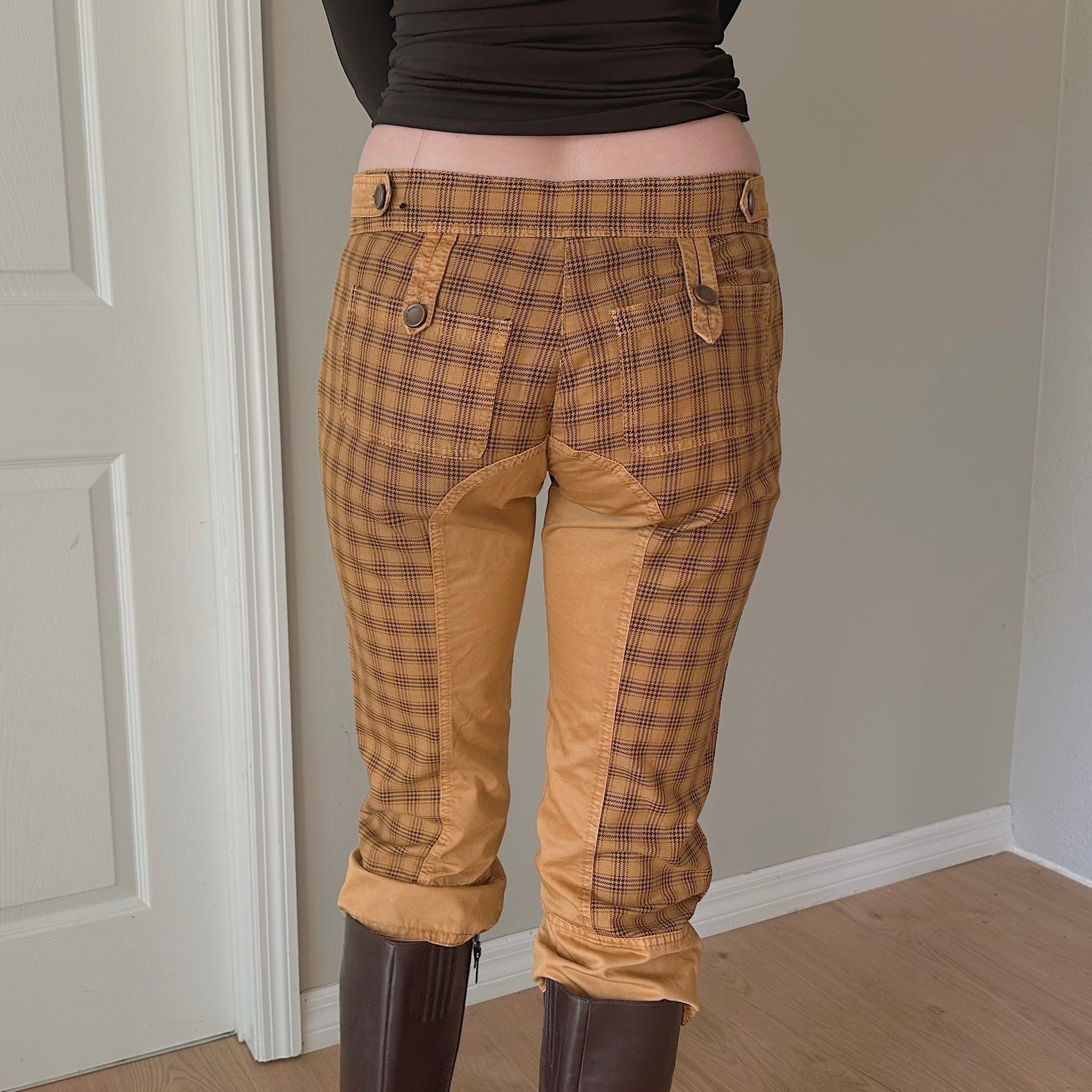 Patrizia Pepe Mustard Plaid Capri's / SZ 6