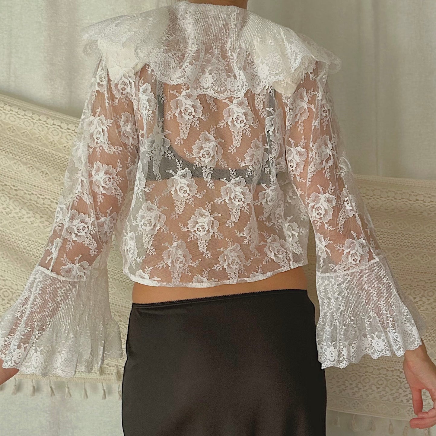 80's White Lace Bell Sleeve Shrug / One Size