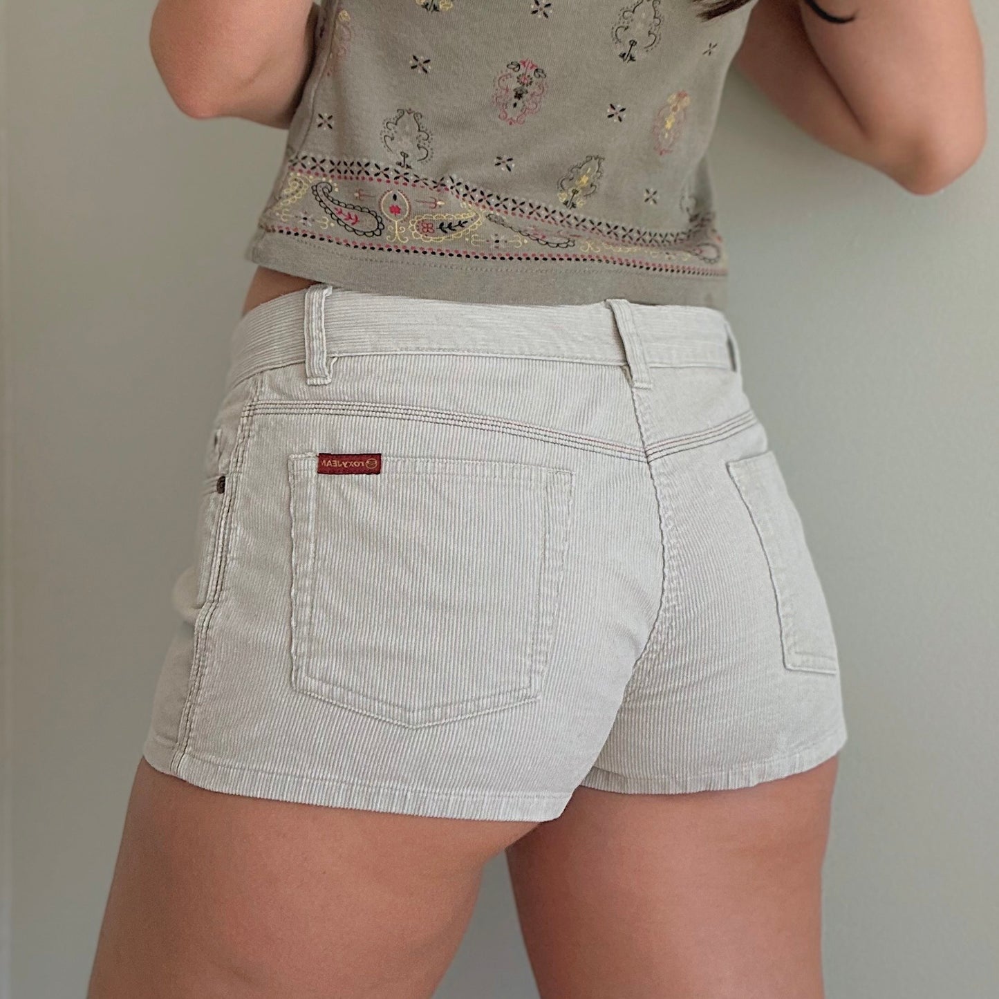Y2K Roxy Beige Corduroy Shorts / SZ 6/8