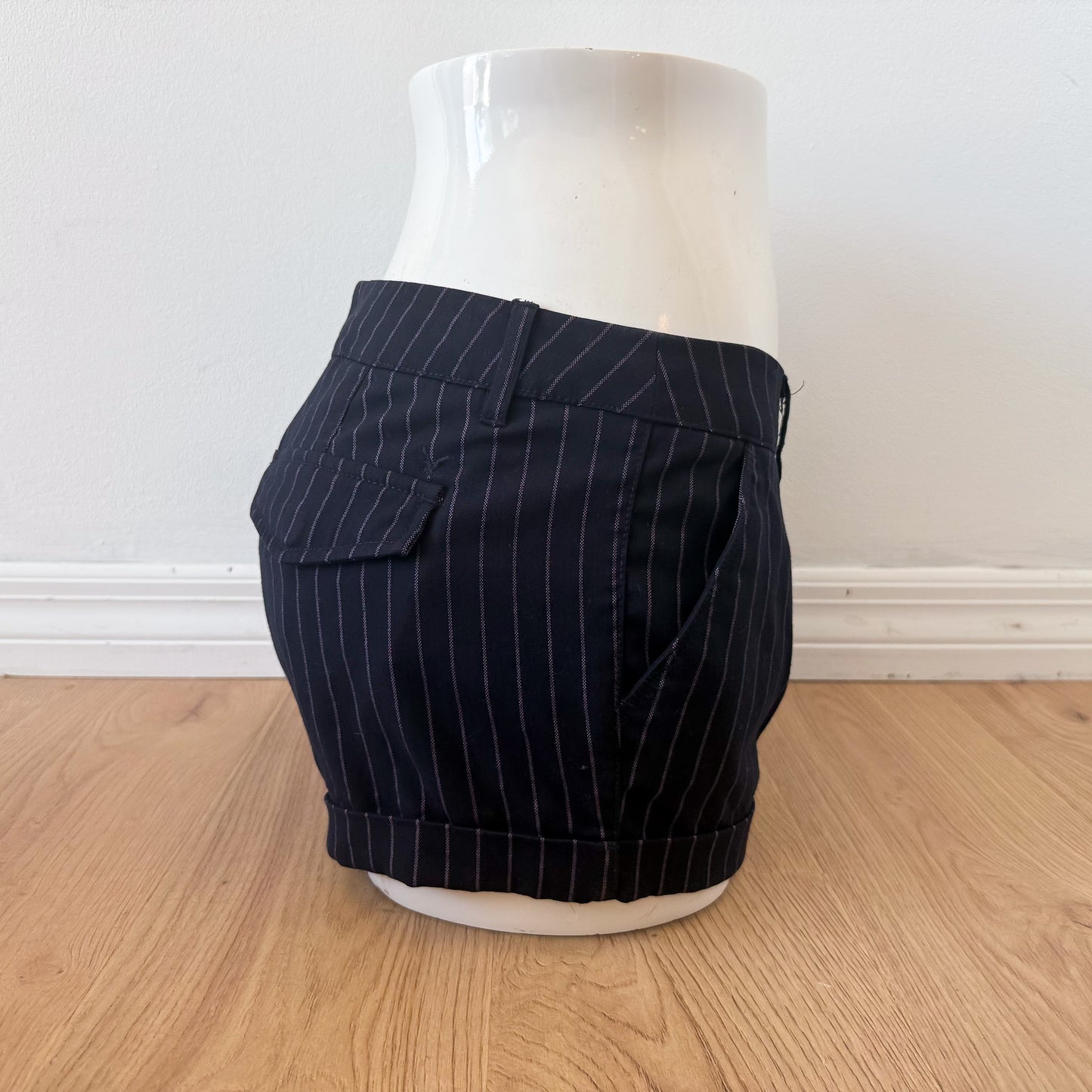 Y2K Navy & Pink Pinstriped Shorts / SZ 2/4