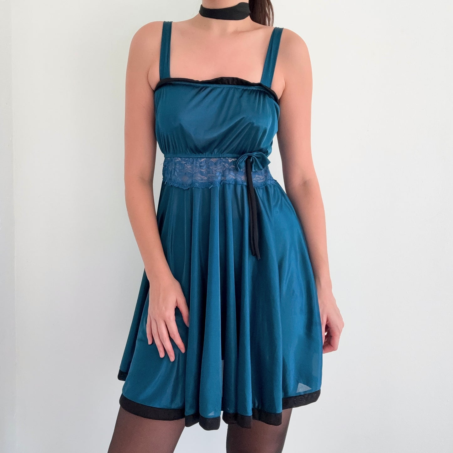 80's Peacock & Black Ribbon Nighty / SZ S