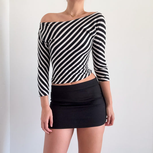 Y2K B&W Striped Dolman Sleeve Top / SZ S