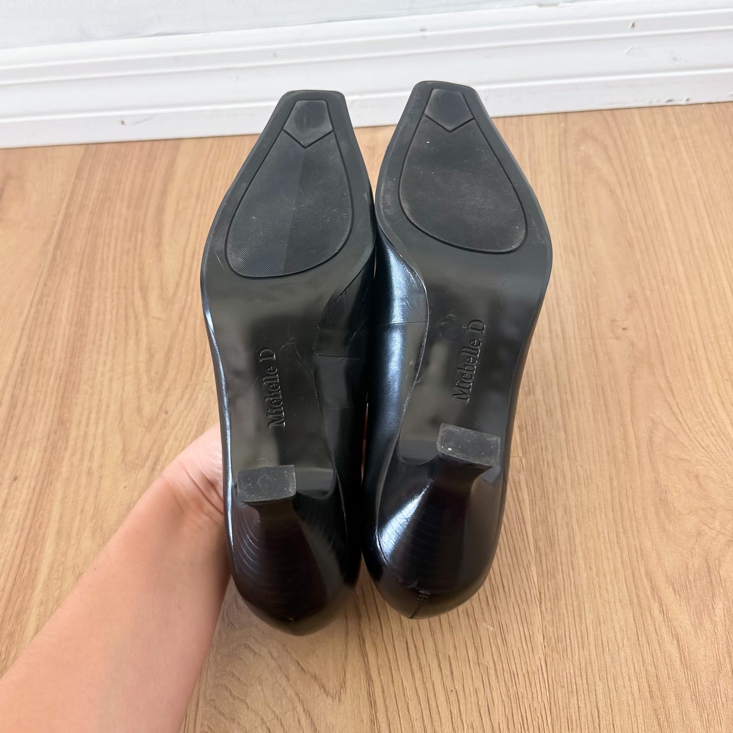 Y2K Black Leather Kitten Heel Pumps / SZ 8