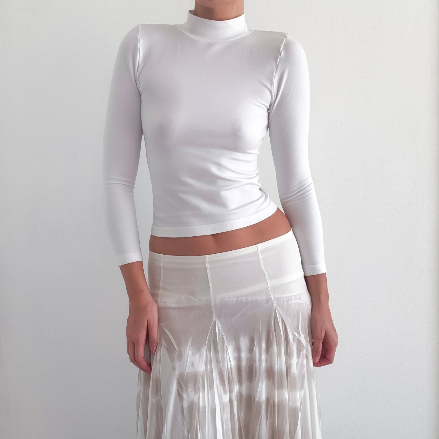 Contemporary White Stretch Mock Neck / One Size