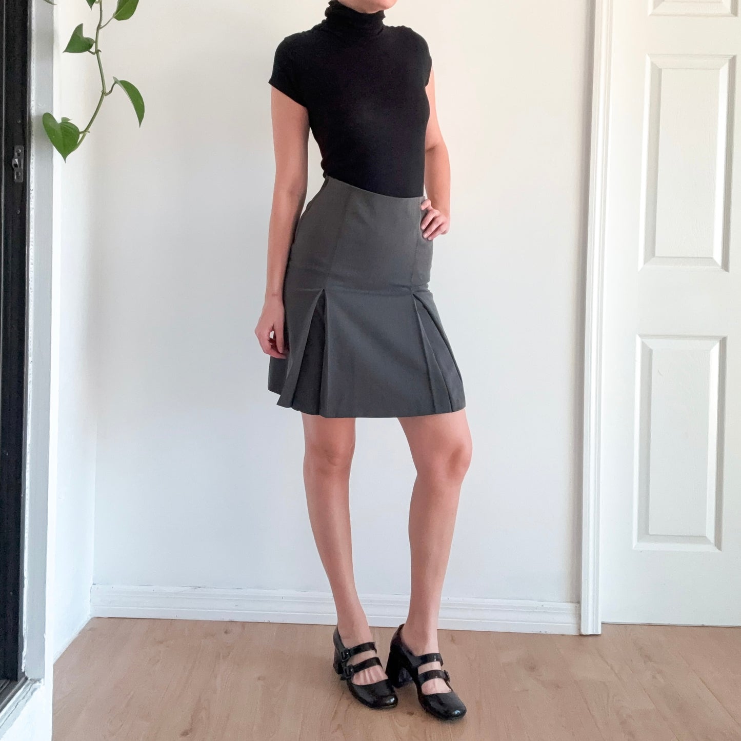Y2K Grey Pleated Work Midi Skirt / SZ 4/6