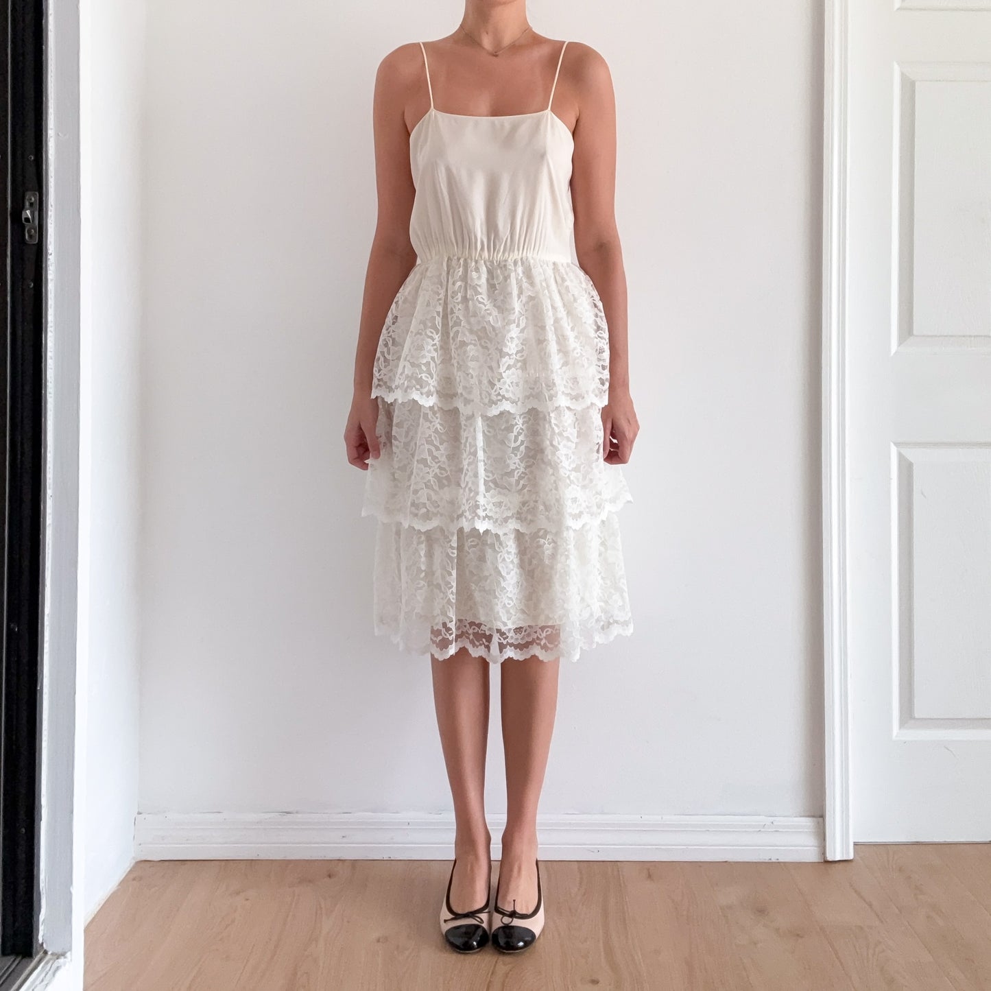 70's White Tiered Lace Midi Dress / SZ M