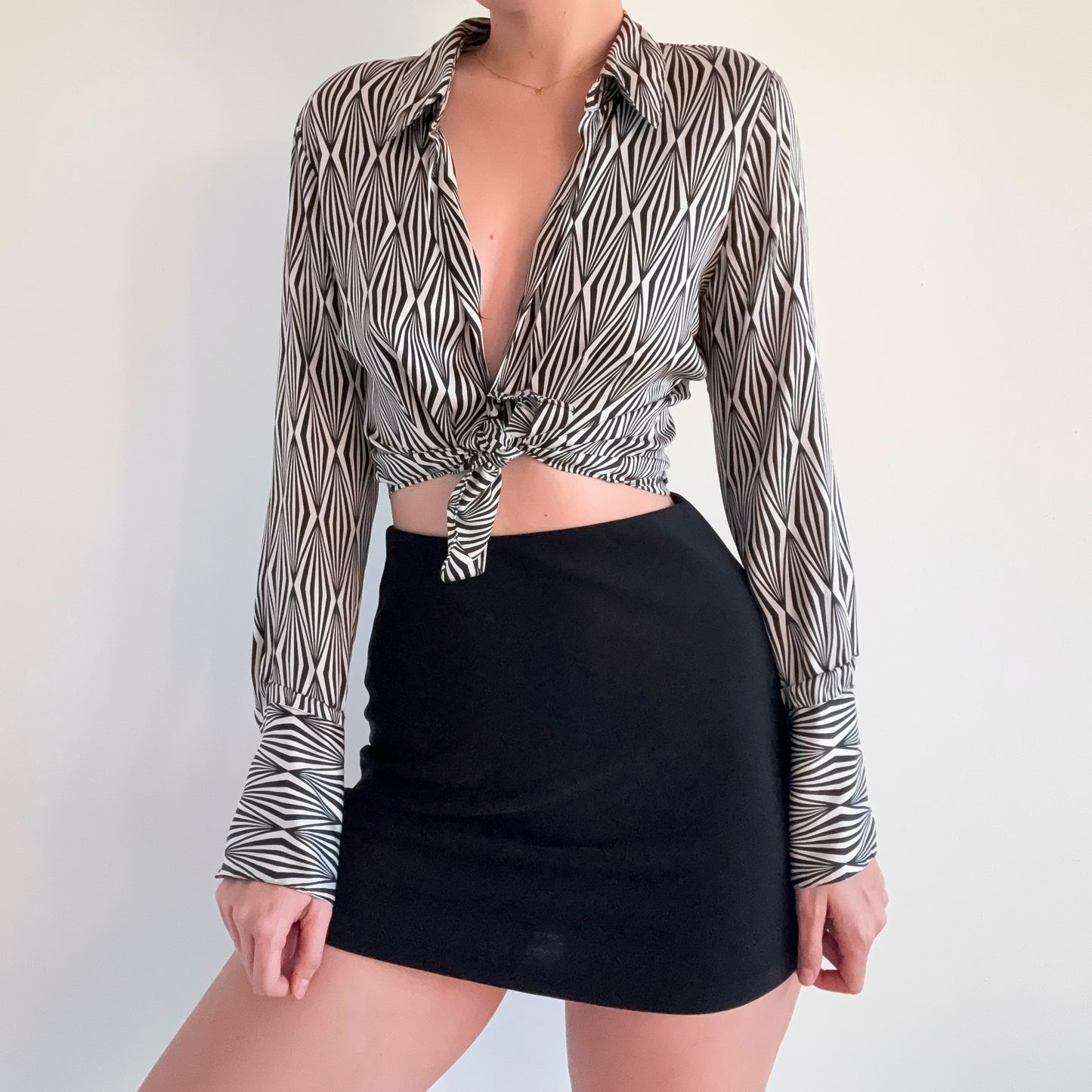 Y2K B&W Groovy Silk Button Blouse / SZ M