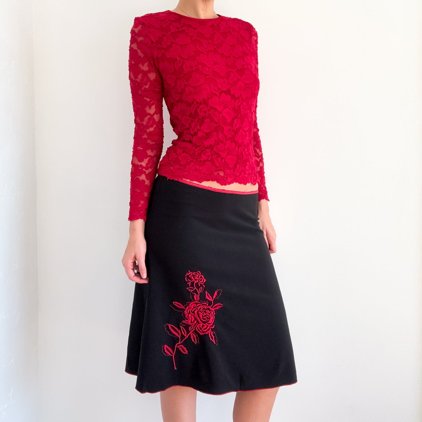 Y2K Black & Red Embroidered Midi Skirt / SZ S-M
