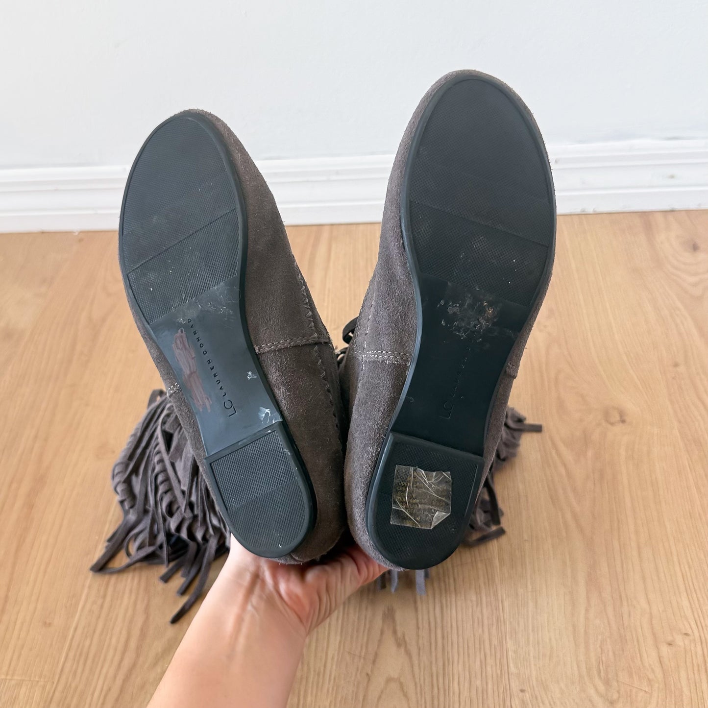 2010's Grey Fringe Moccasin Boots / SZ 8