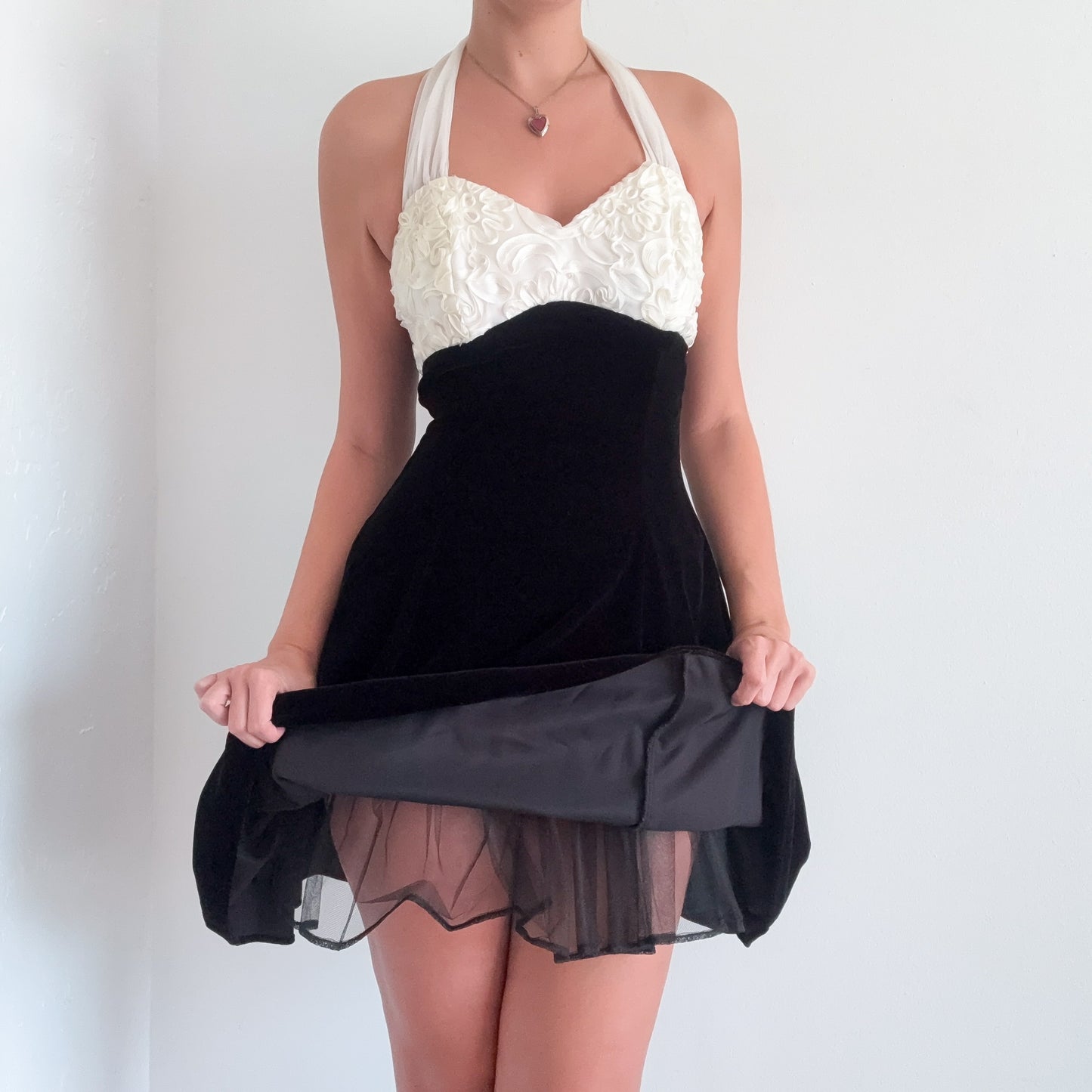 80's Black & Ivory Velvet Cocktail Dress / SZ 4