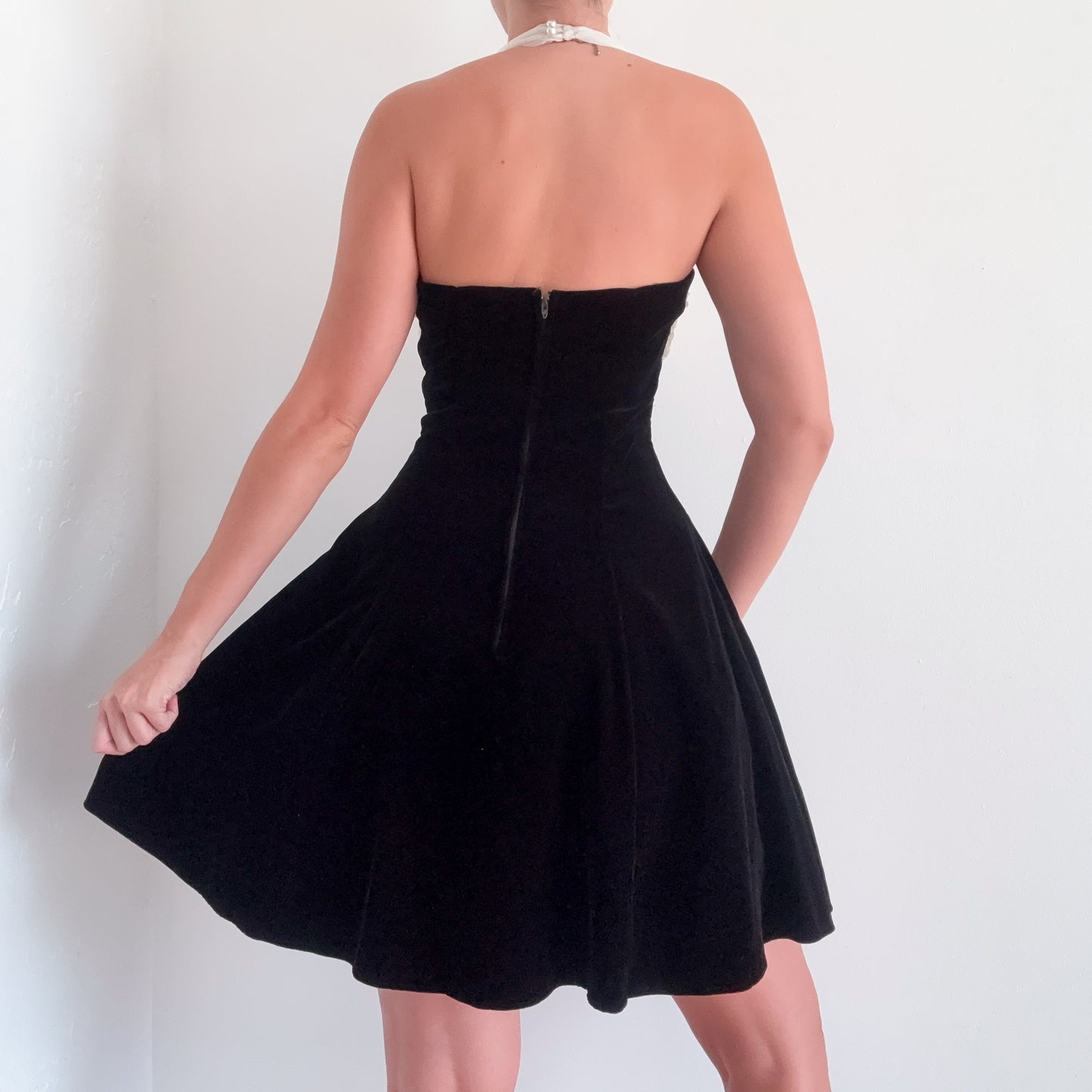 80's Black & Ivory Velvet Cocktail Dress / SZ 4