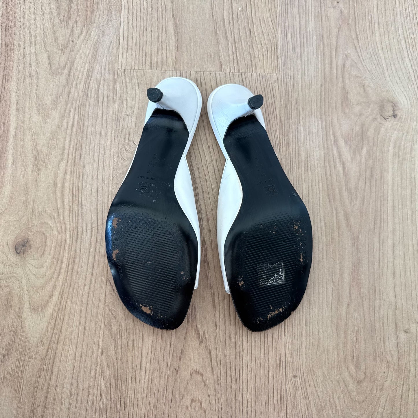 Y2K Via Spiga White Kitten Heels / SZ 6