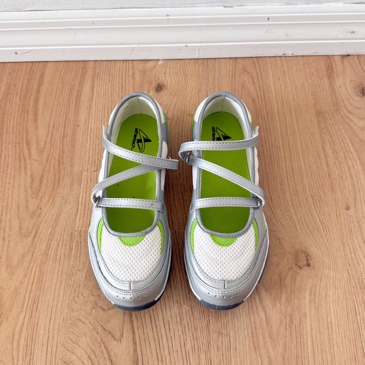 Y2K Lime Green & White Sporty Flats / SZ 7