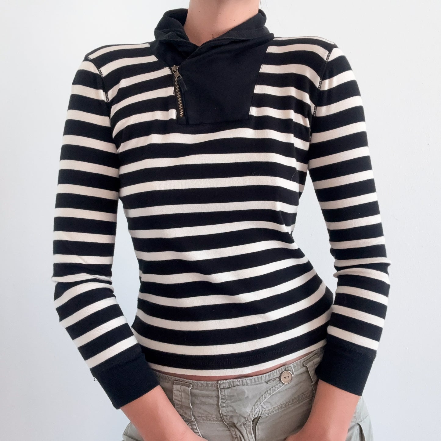 Y2K Black & Ivory Striped Pullover / SZ S