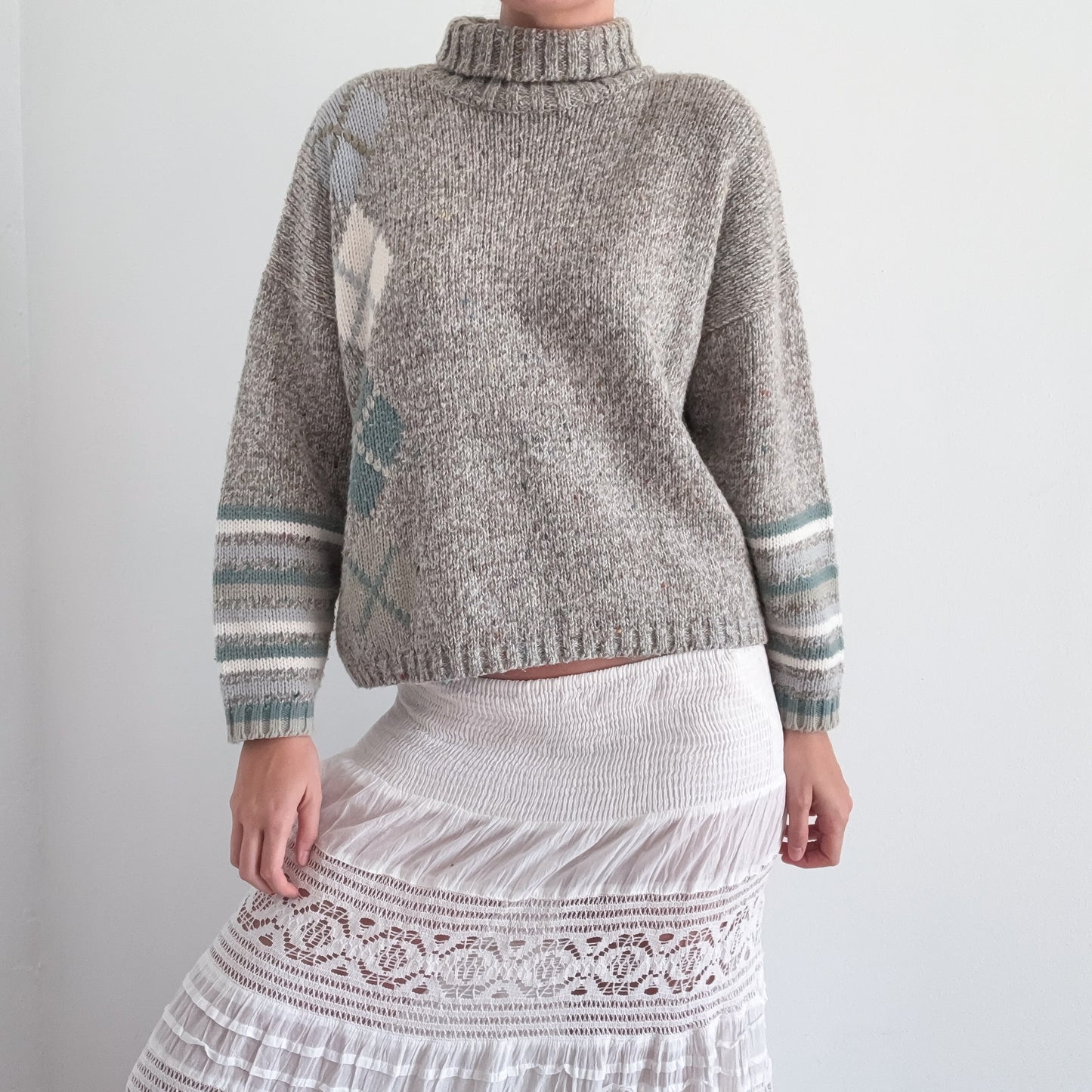 80's Grey & Blue Knit Argyle Sweater / SZ M-L