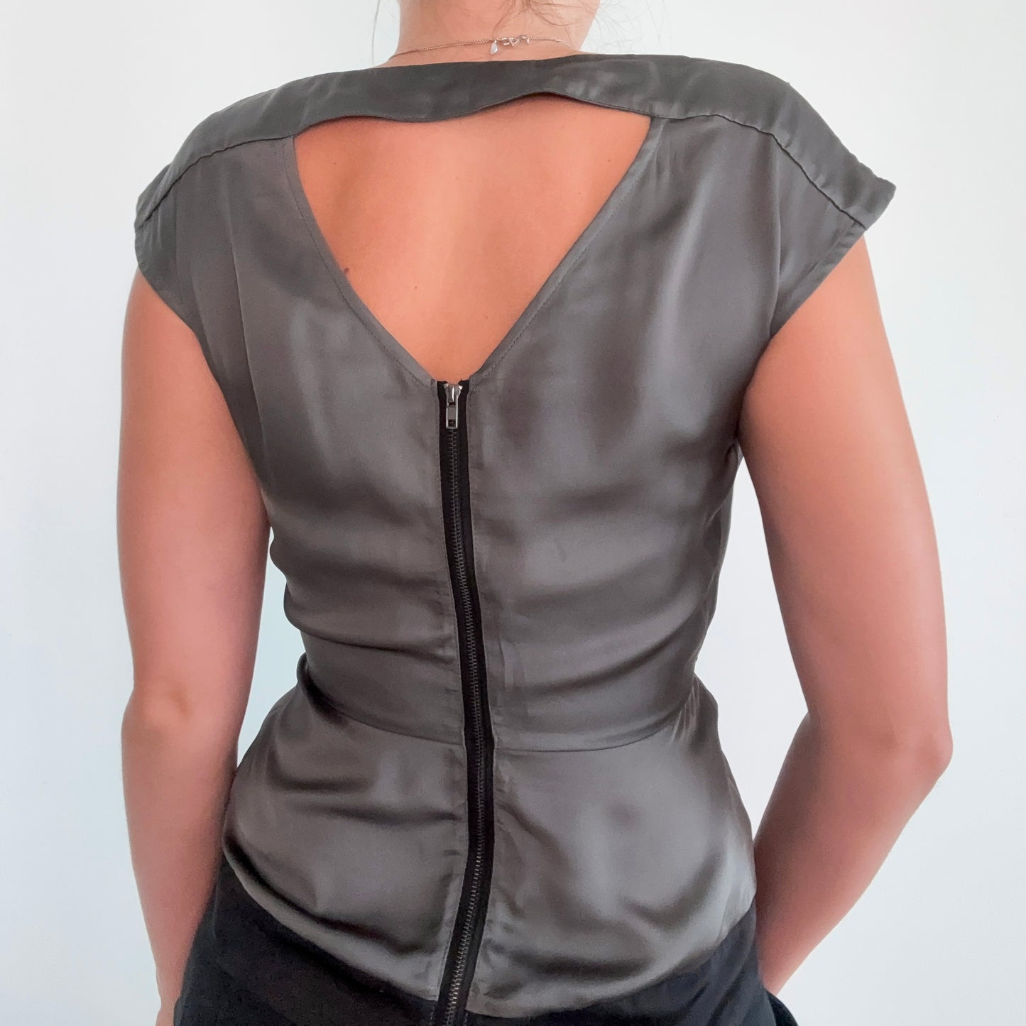 2010's Grey & Black Satin Blouse / SZ XS