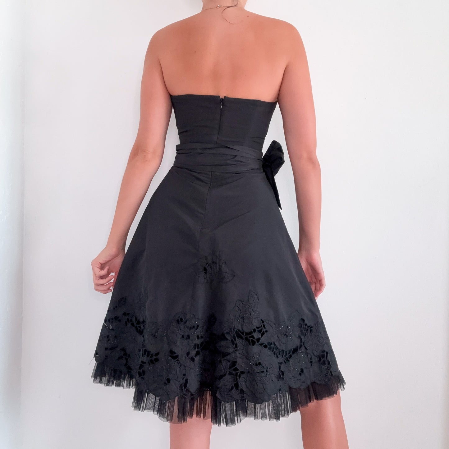 Y2K BCBGMaxAzria Black Taffeta Cocktail Dress / SZ 2