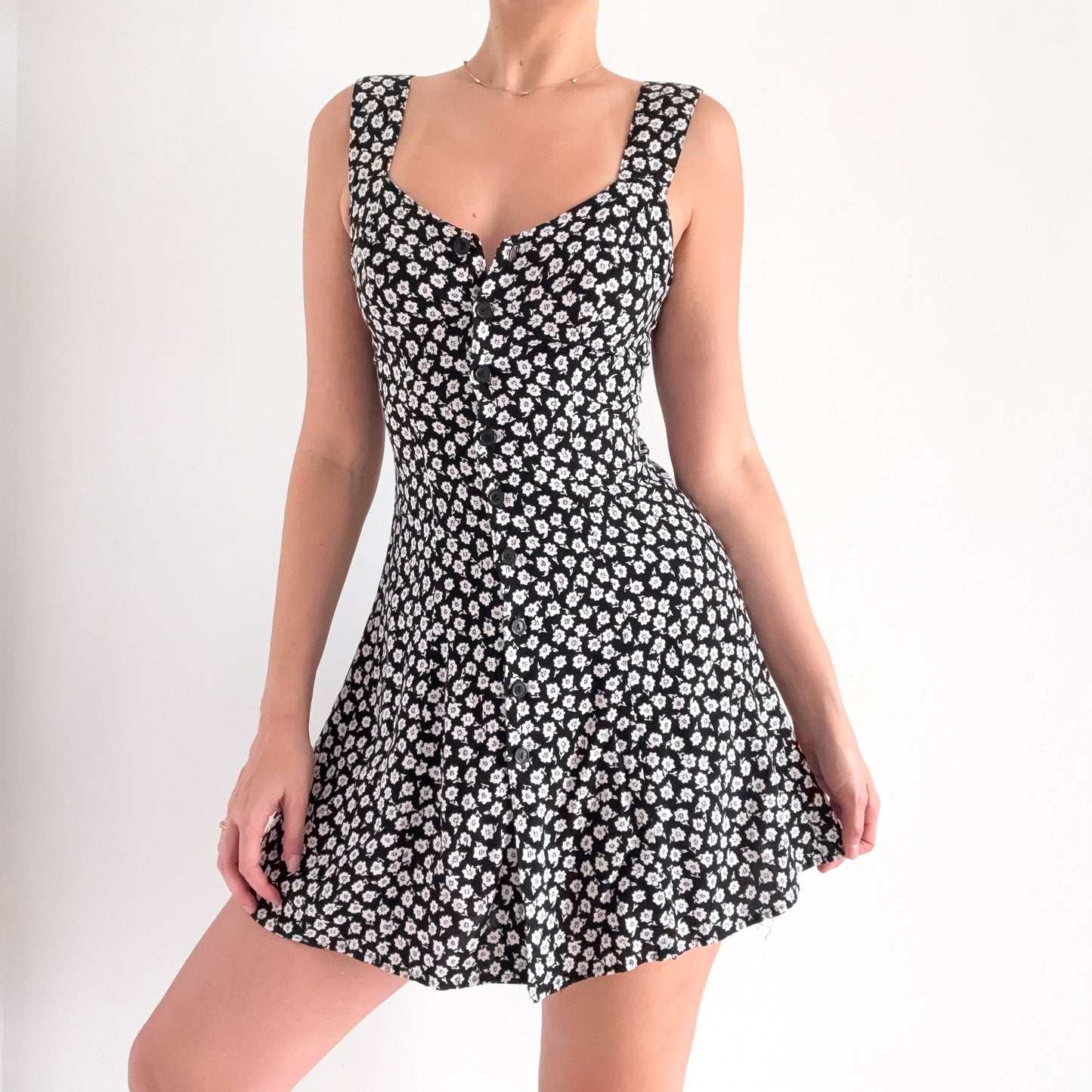 90's Black & White Floral Rayon Mini Dress / SZ 2/4