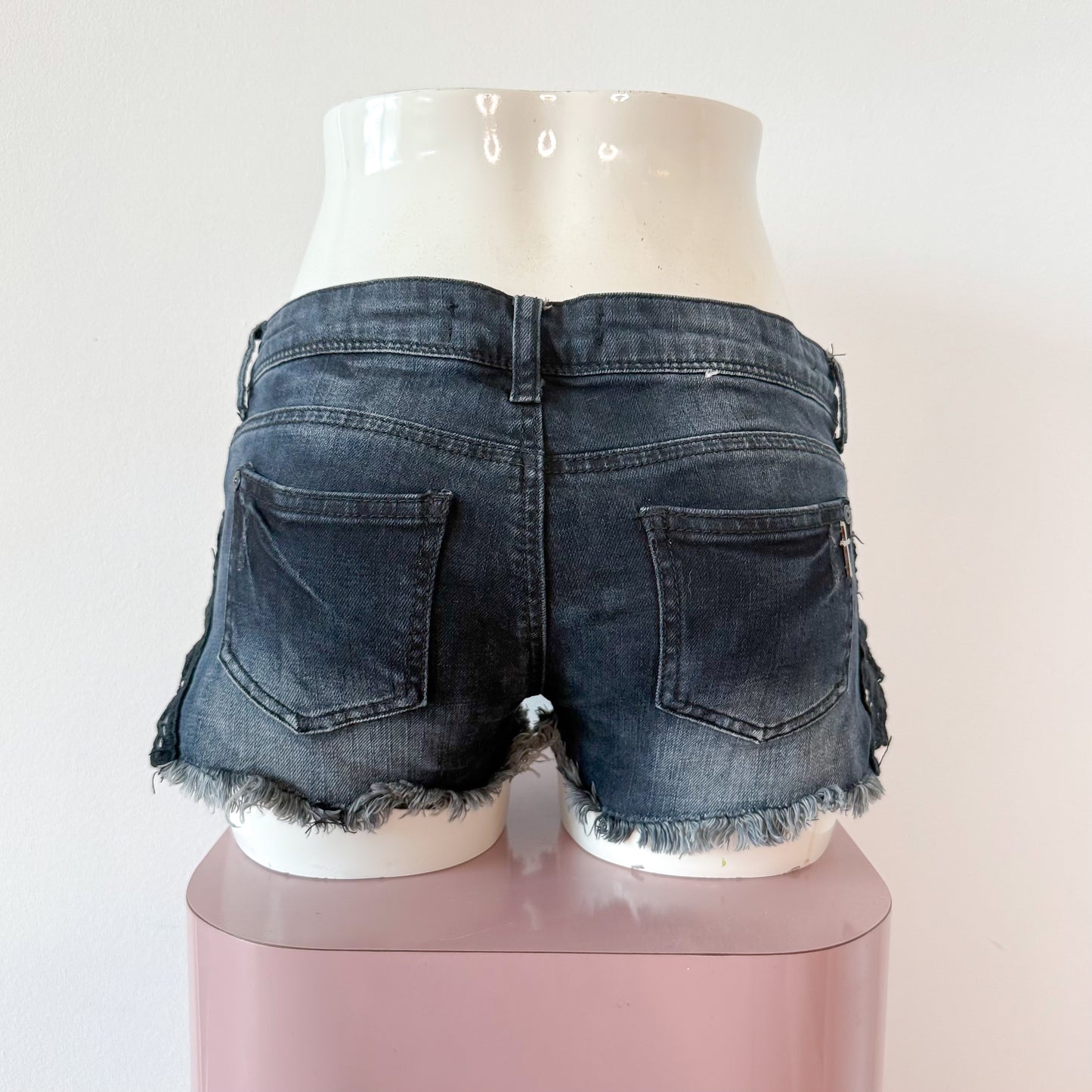 Y2K Dark Denim Crochet Frayed Shorts / SZ M