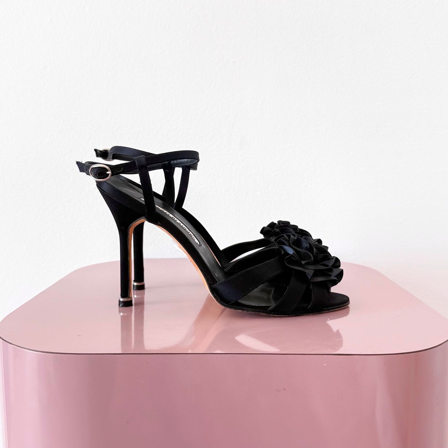 Manolo Blahnik Black Rosette Heels / SZ 7