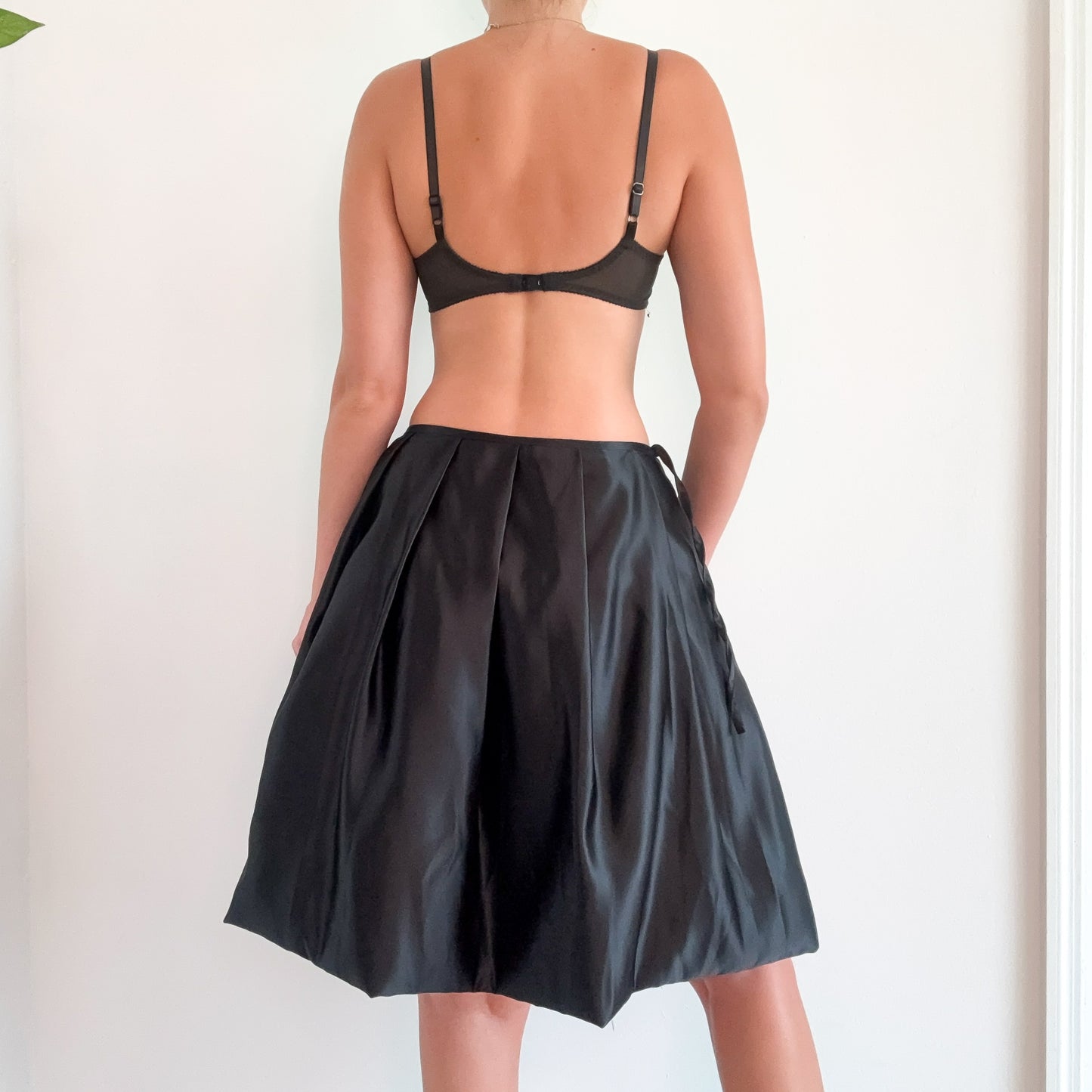 Y2K Black Satin Pleated Bubble Skirt / SZ S-M