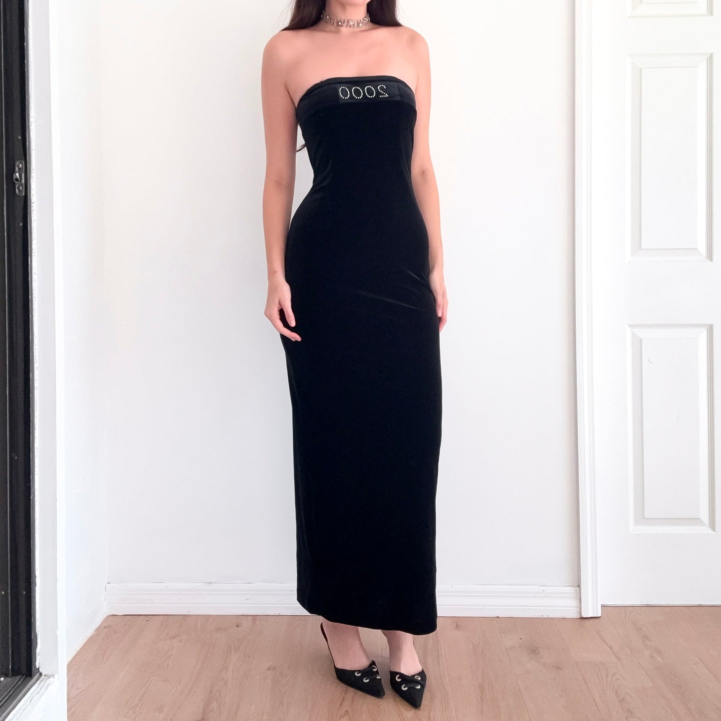 Year 2000 Black Velvet Gown / SZ 4