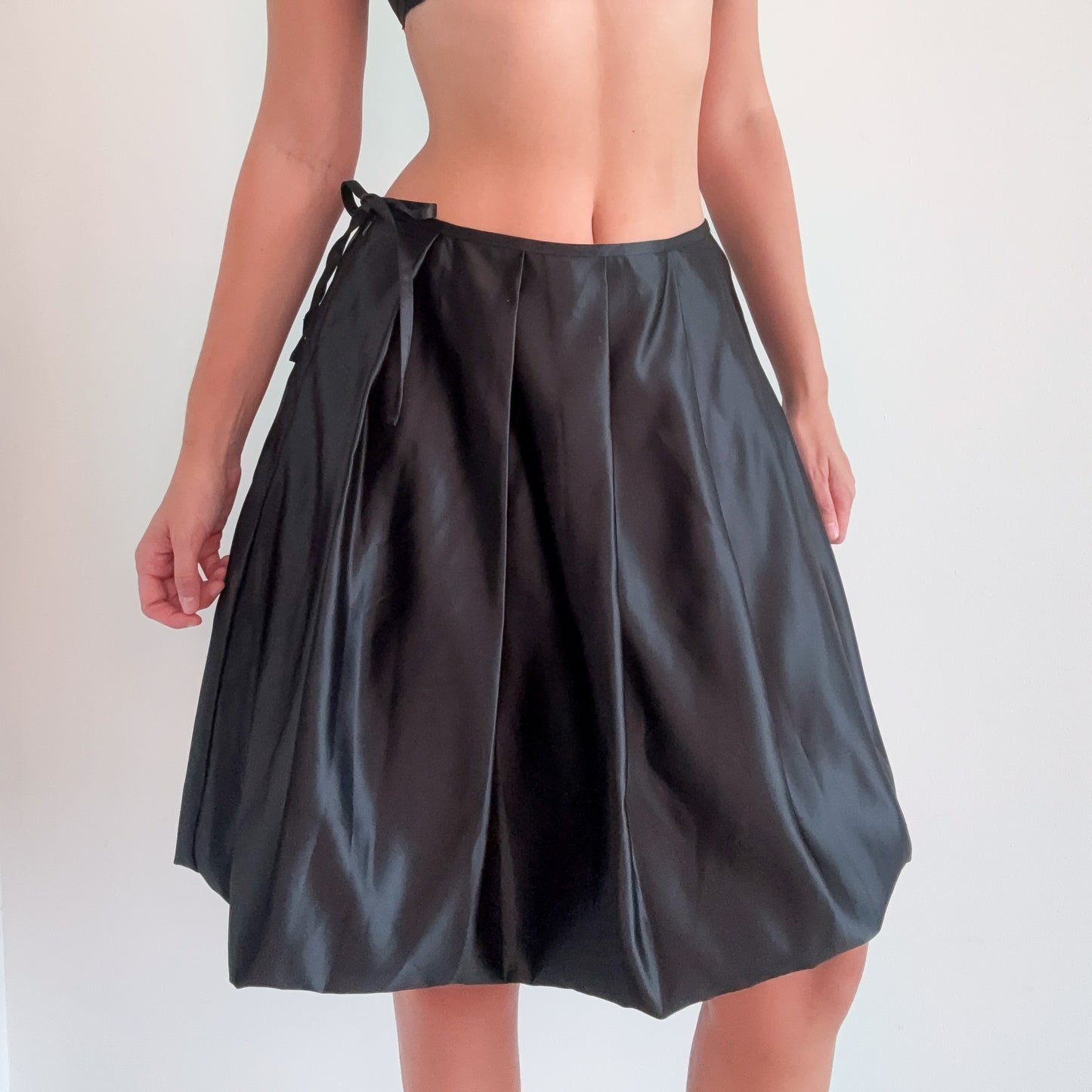Y2K Black Satin Pleated Bubble Skirt / SZ S-M