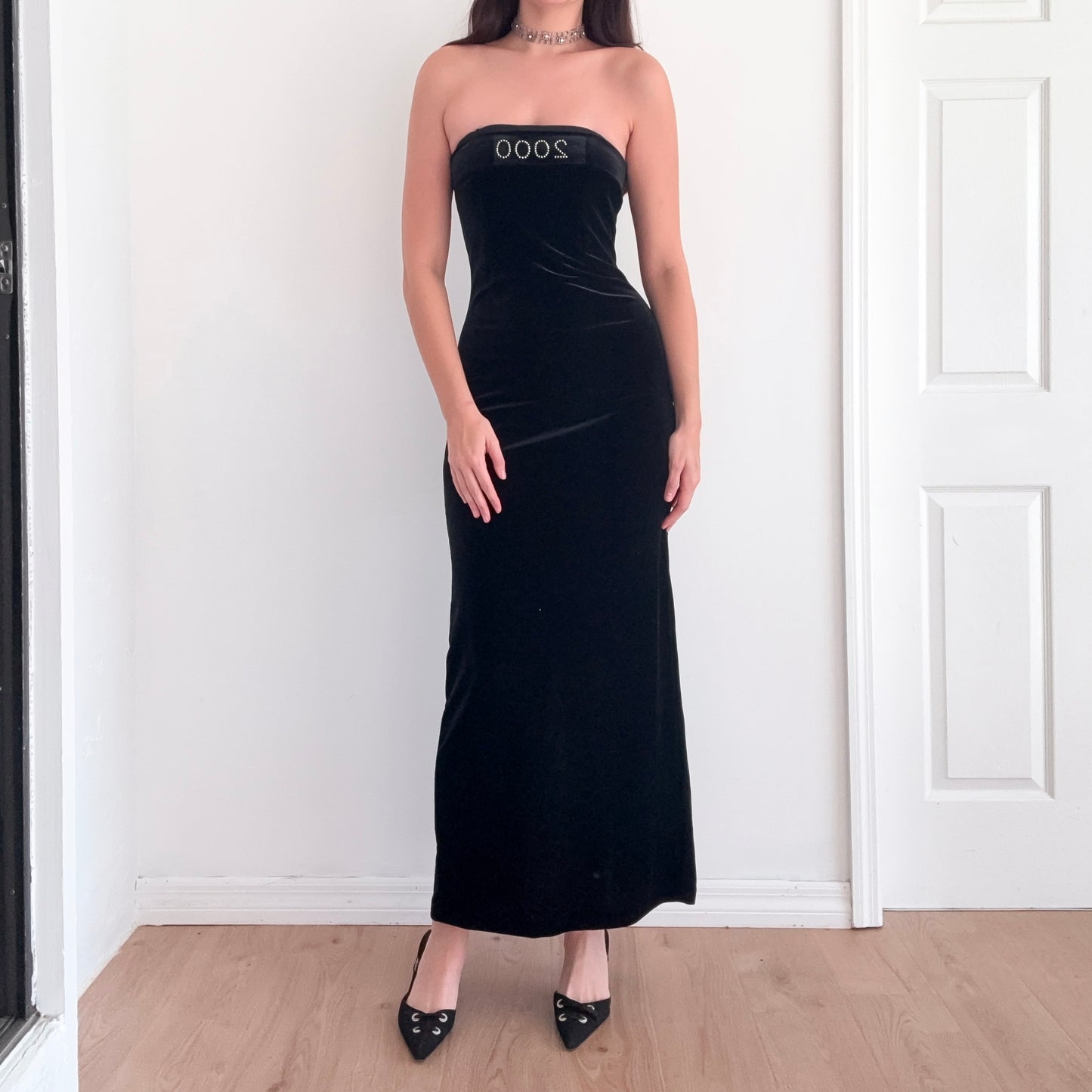 Year 2000 Black Velvet Gown / SZ 4