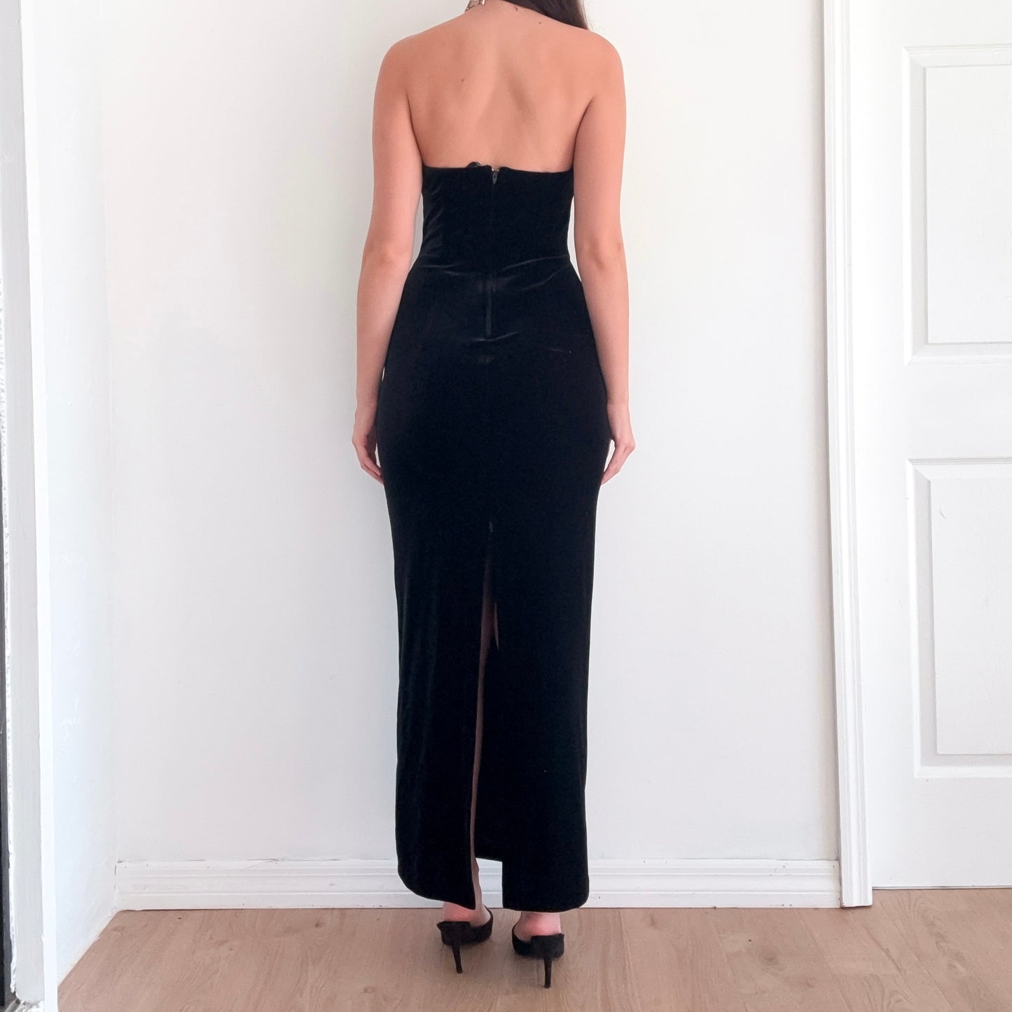 Year 2000 Black Velvet Gown / SZ 4
