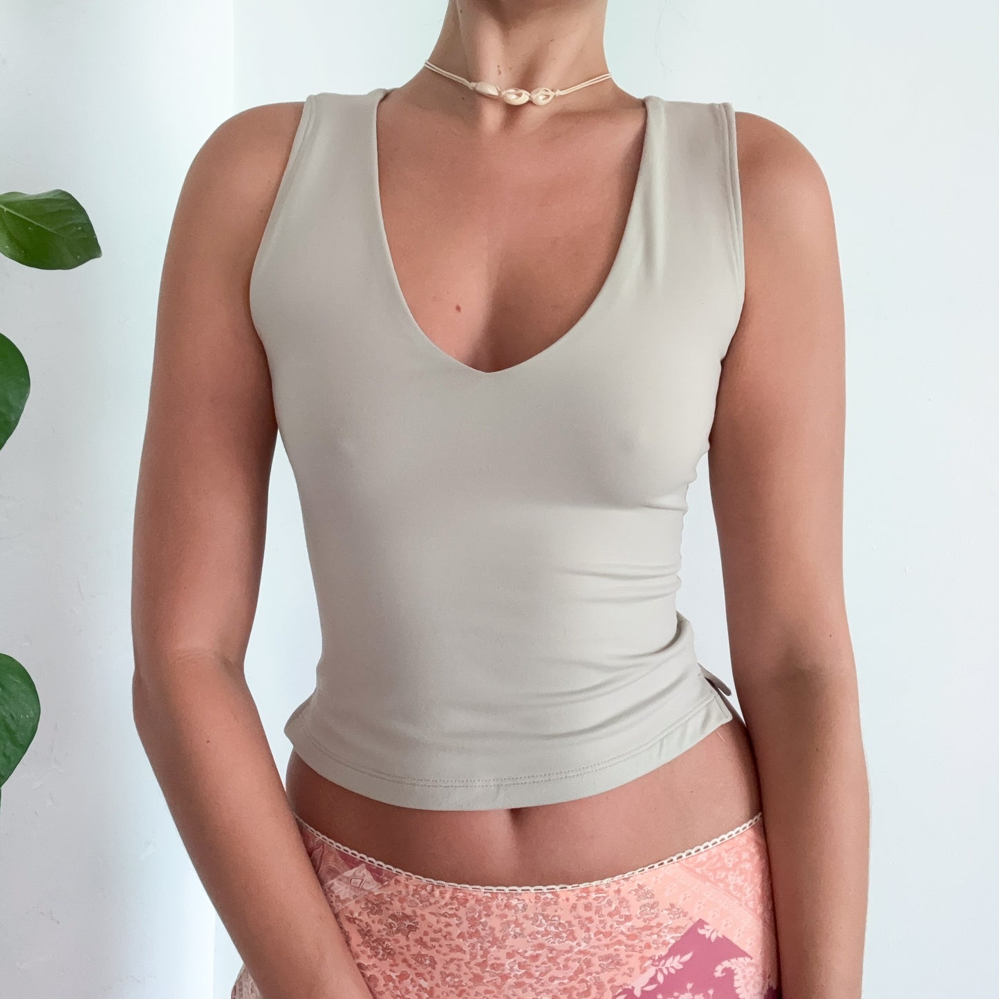 Y2K Beige V-Neck Tank / SZ S