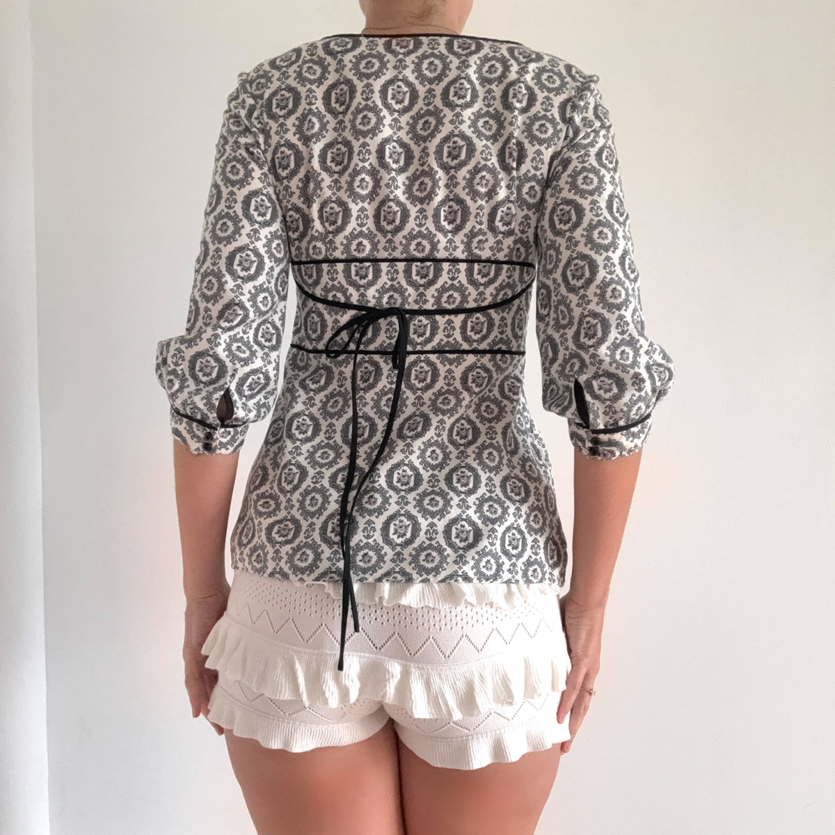 Y2K Black & Ivory Printed Blouse / SZ S