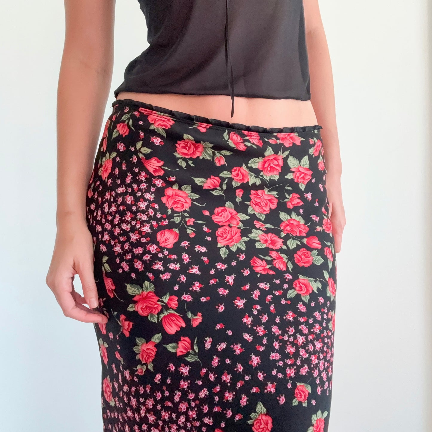 Y2K Black & Pink Rose Maxi Skirt / SZ S-M