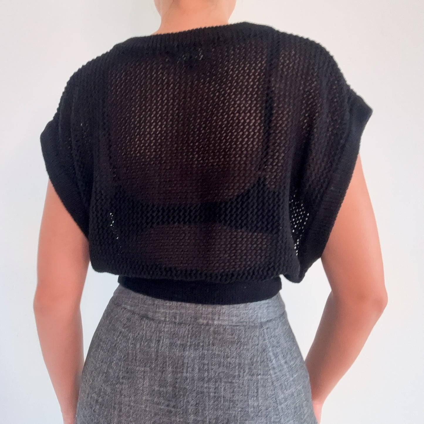 Contemporary Black Knit Slouchy Cropped Top / SZ M