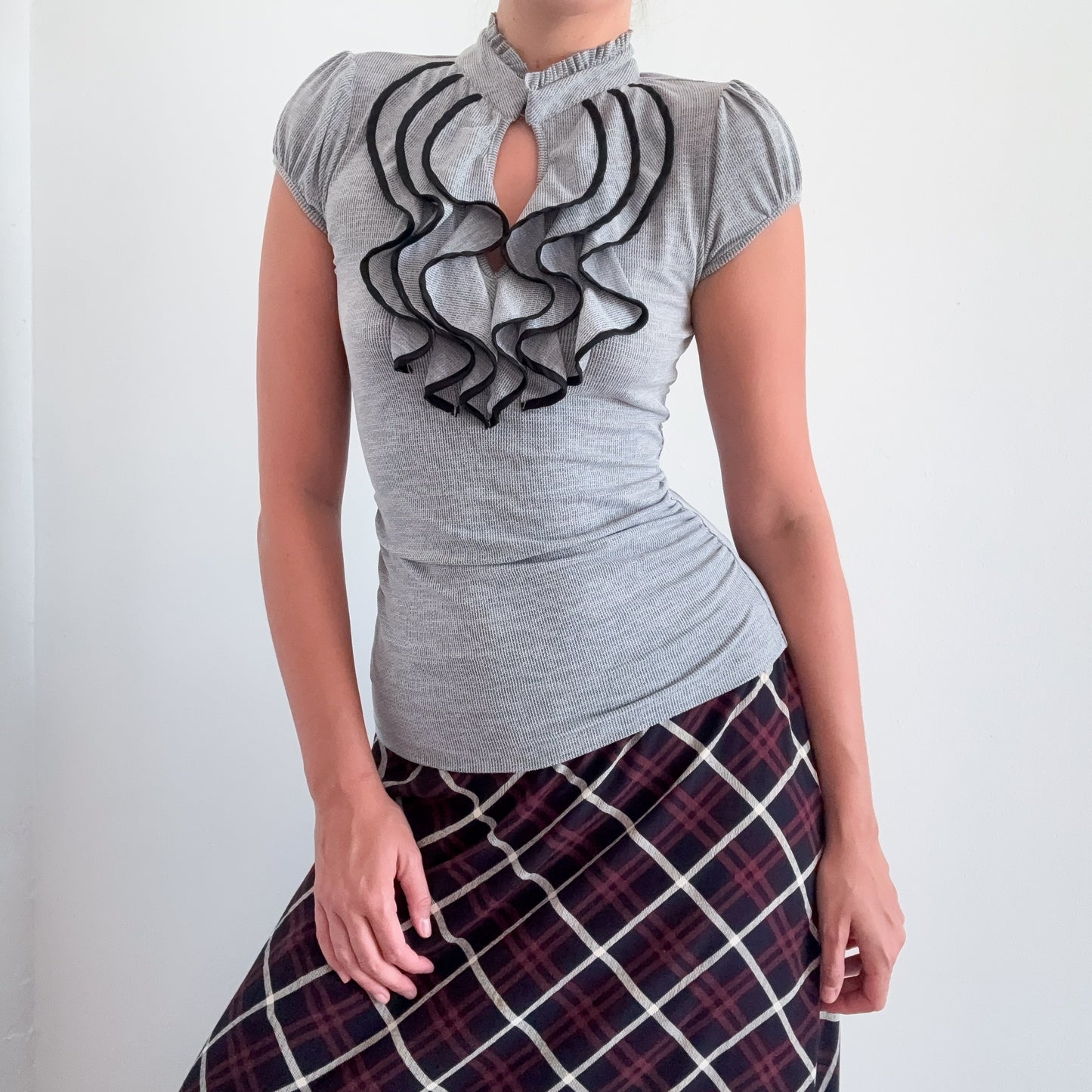 Y2K Grey & Black Ruffle Blouse / SZ S/M