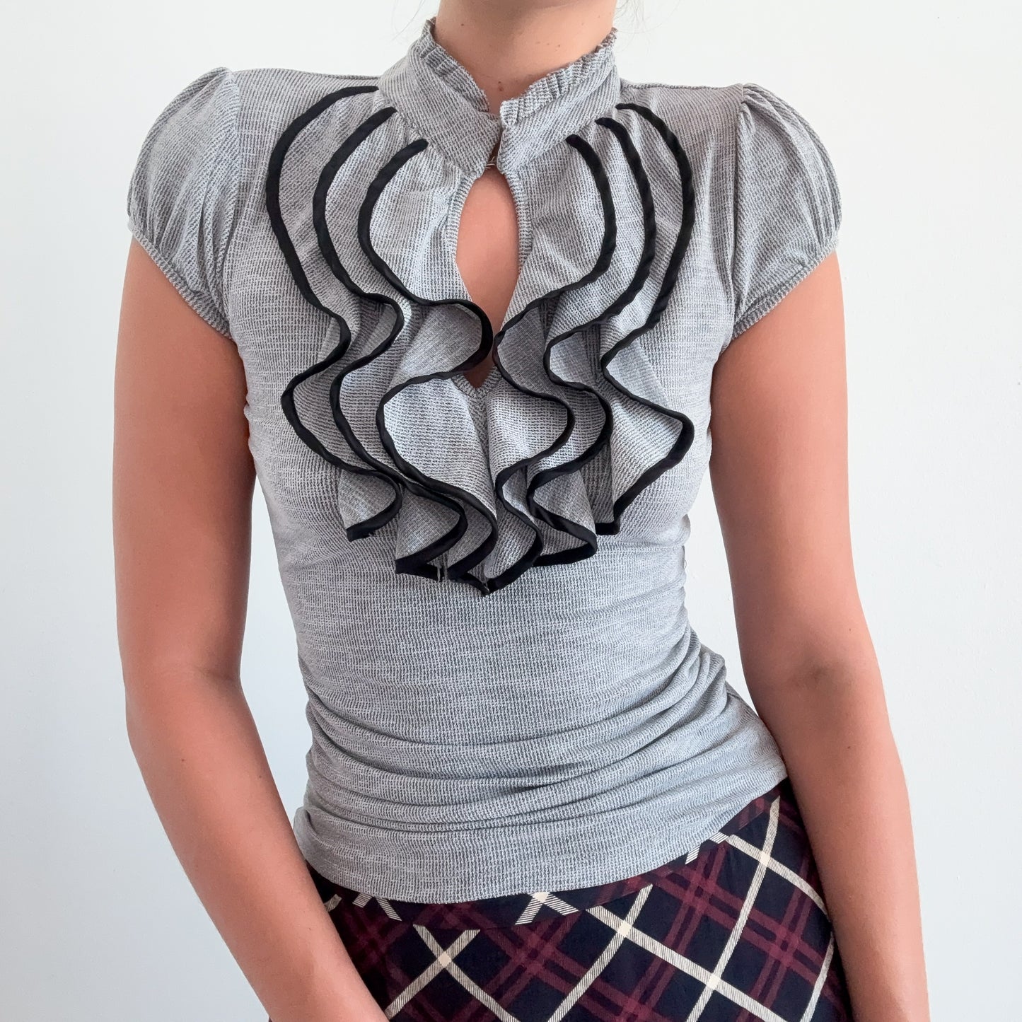 Y2K Grey & Black Ruffle Blouse / SZ S/M