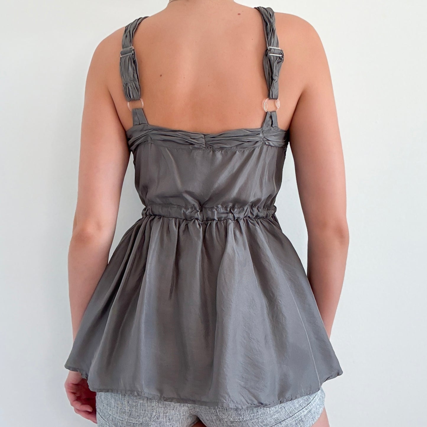 2010's Grey Silk Flowy Cinched Top / SZ S