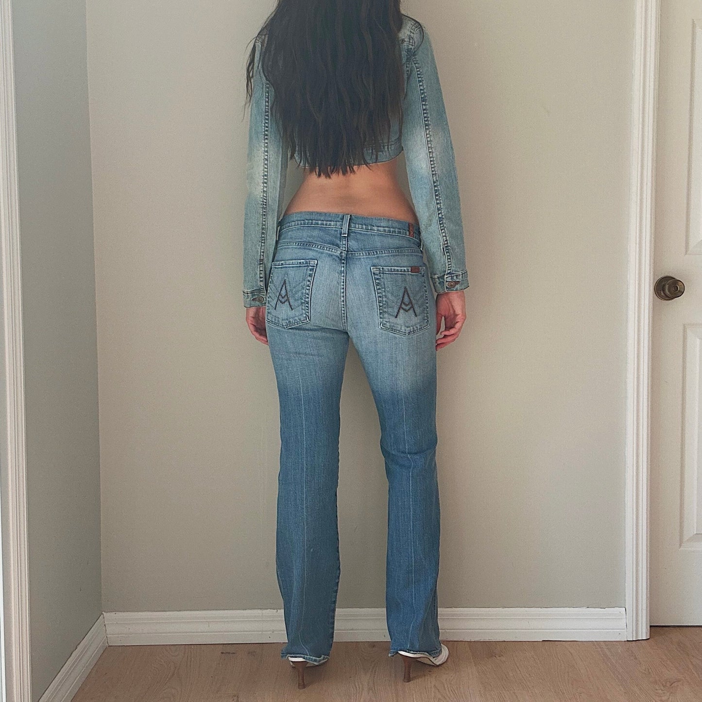 7 For All Mankind Medium Wash Jeans / SZ 8/10