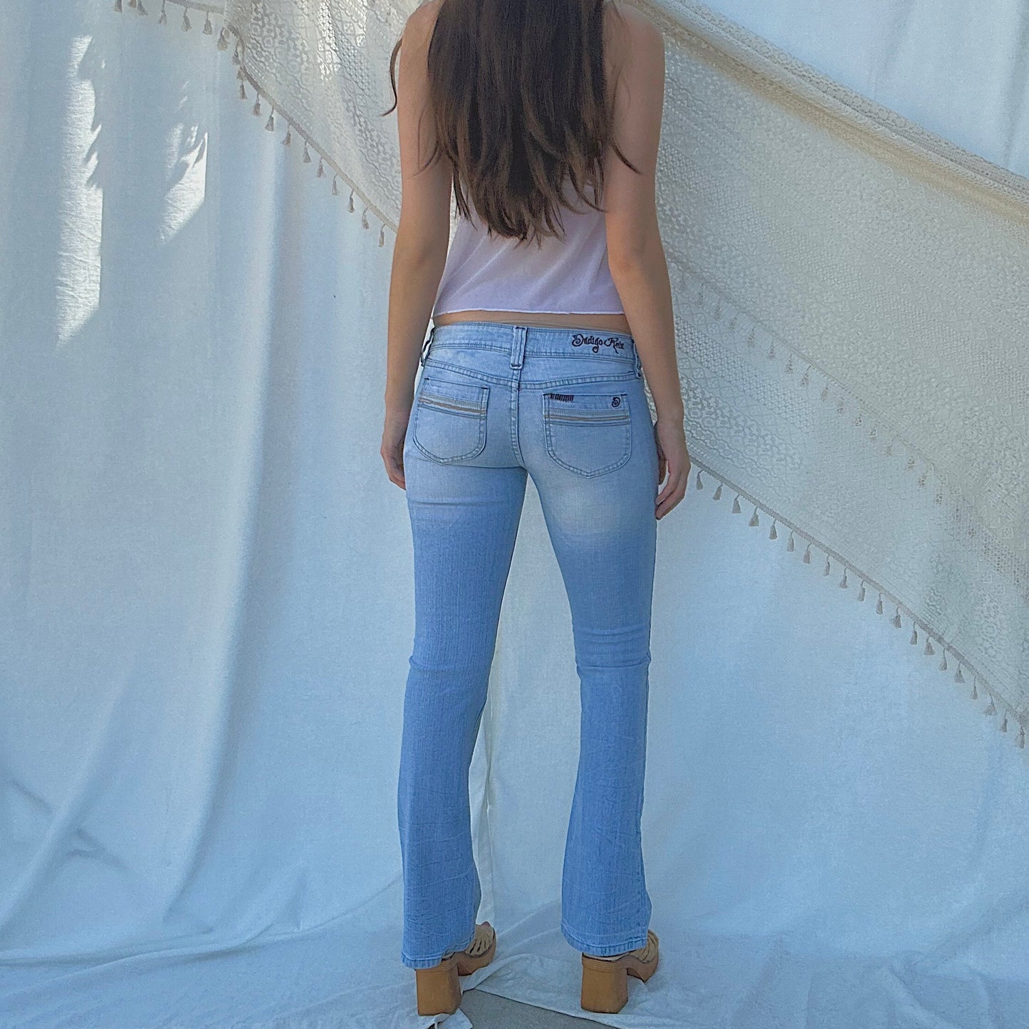Y2K Light Wash Low Rise Distressed Jeans / SZ 4/6