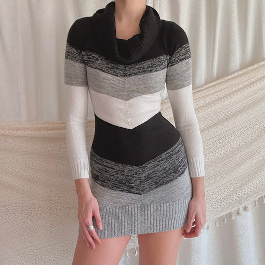 Y2K Black & Grey Chevron Knit Sweater Dress / SZ XS