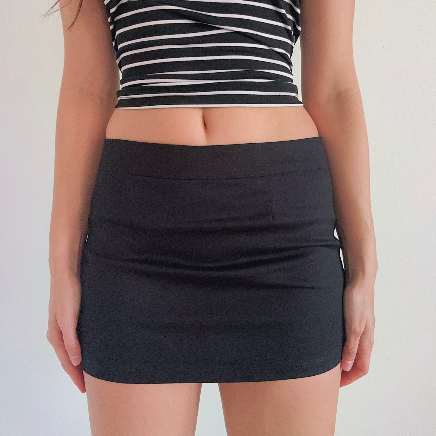 Y2K Black Mini Skirt / SZ M