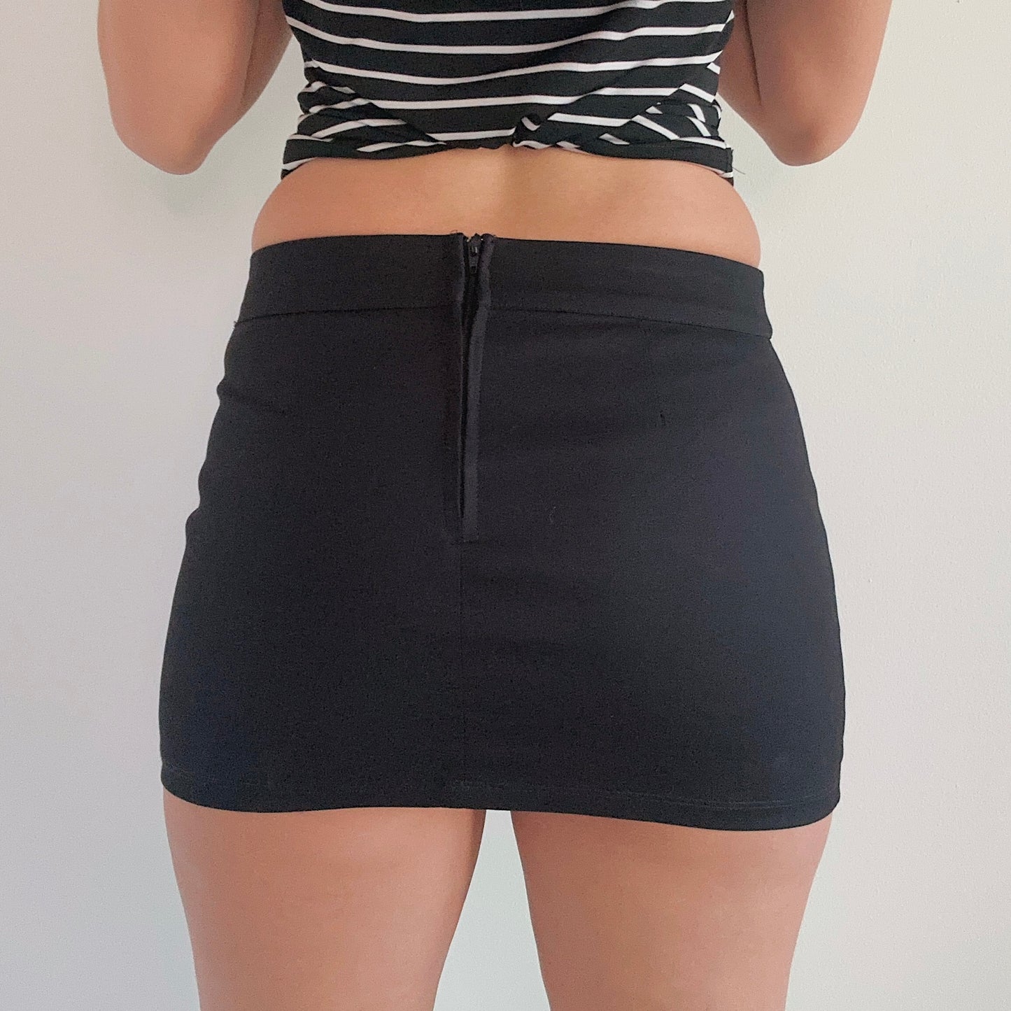Y2K Black Mini Skirt / SZ M