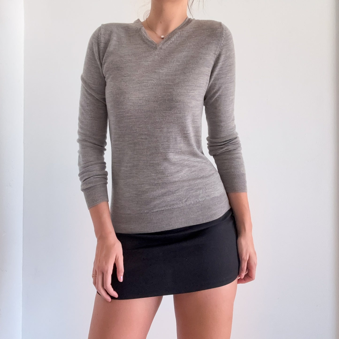 2010's Grey Merino Wool V-Neck / SZ S