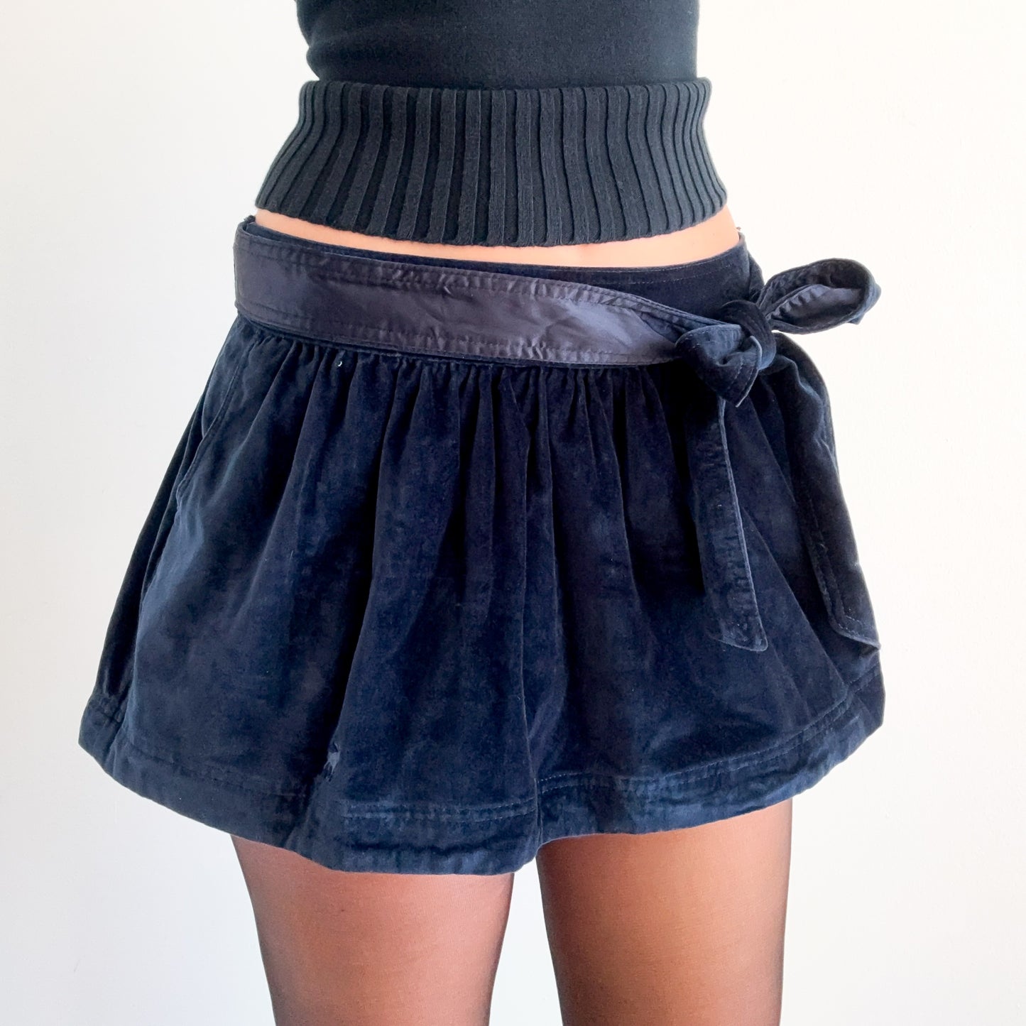 Y2K Abercrombie Navy Velvet Mini Skirt / SZ 4