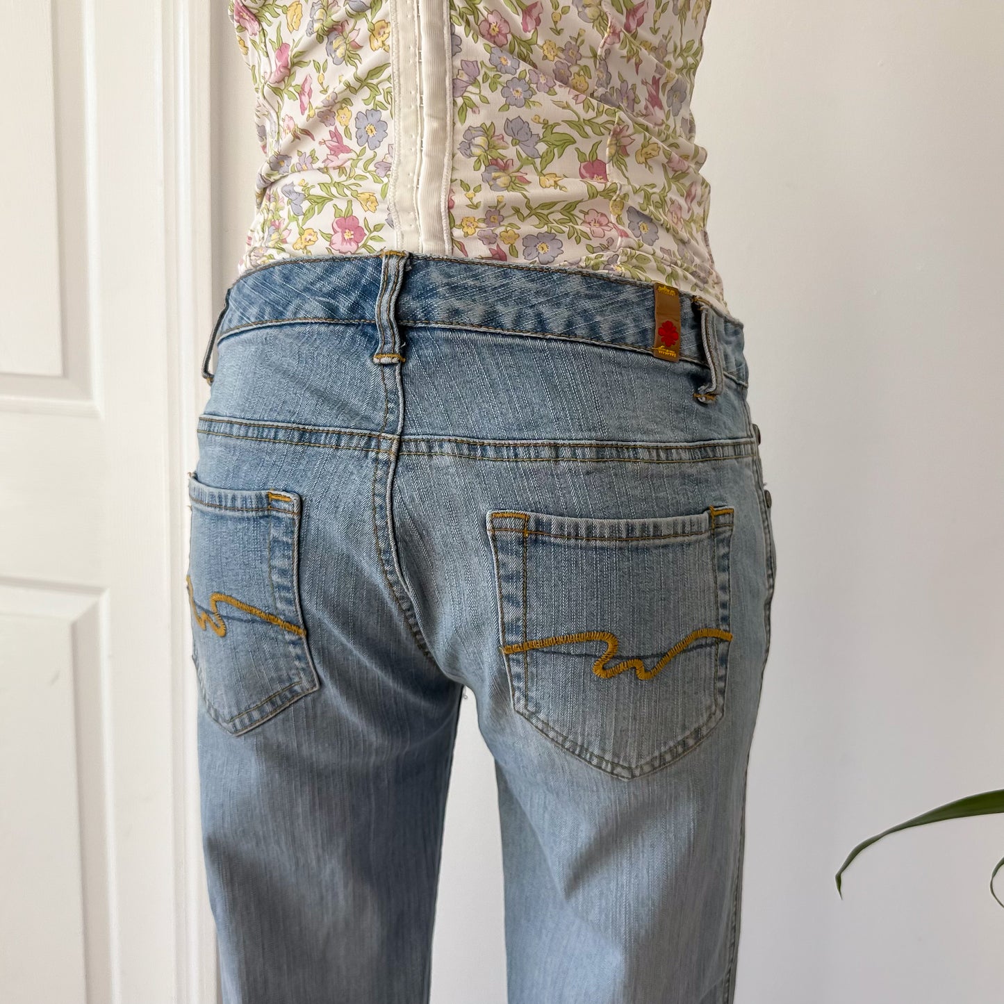 Y2K Light Wash Low Rise Jeans / SZ 0/2