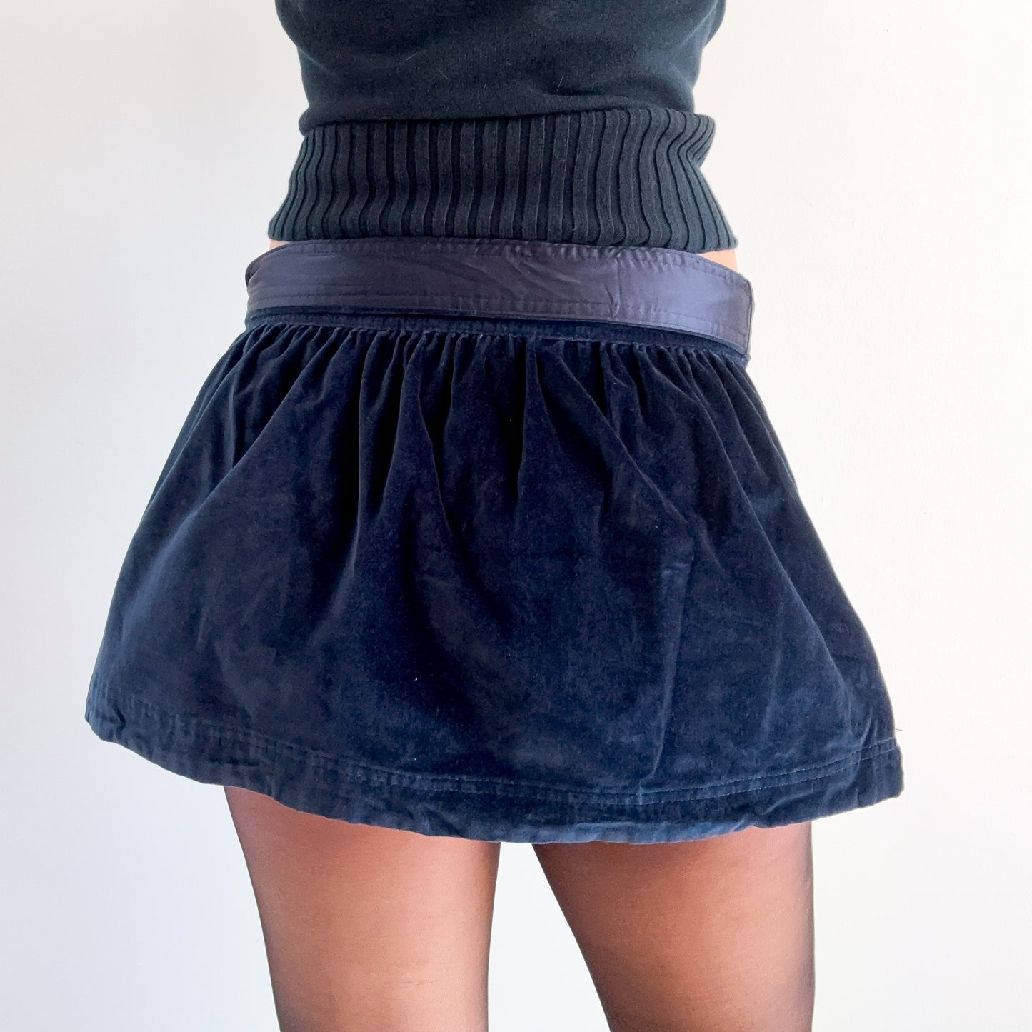 Y2K Abercrombie Navy Velvet Mini Skirt / SZ 4