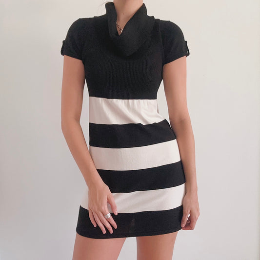 Y2K B&W Striped Knit Sweater Dress / SZ M