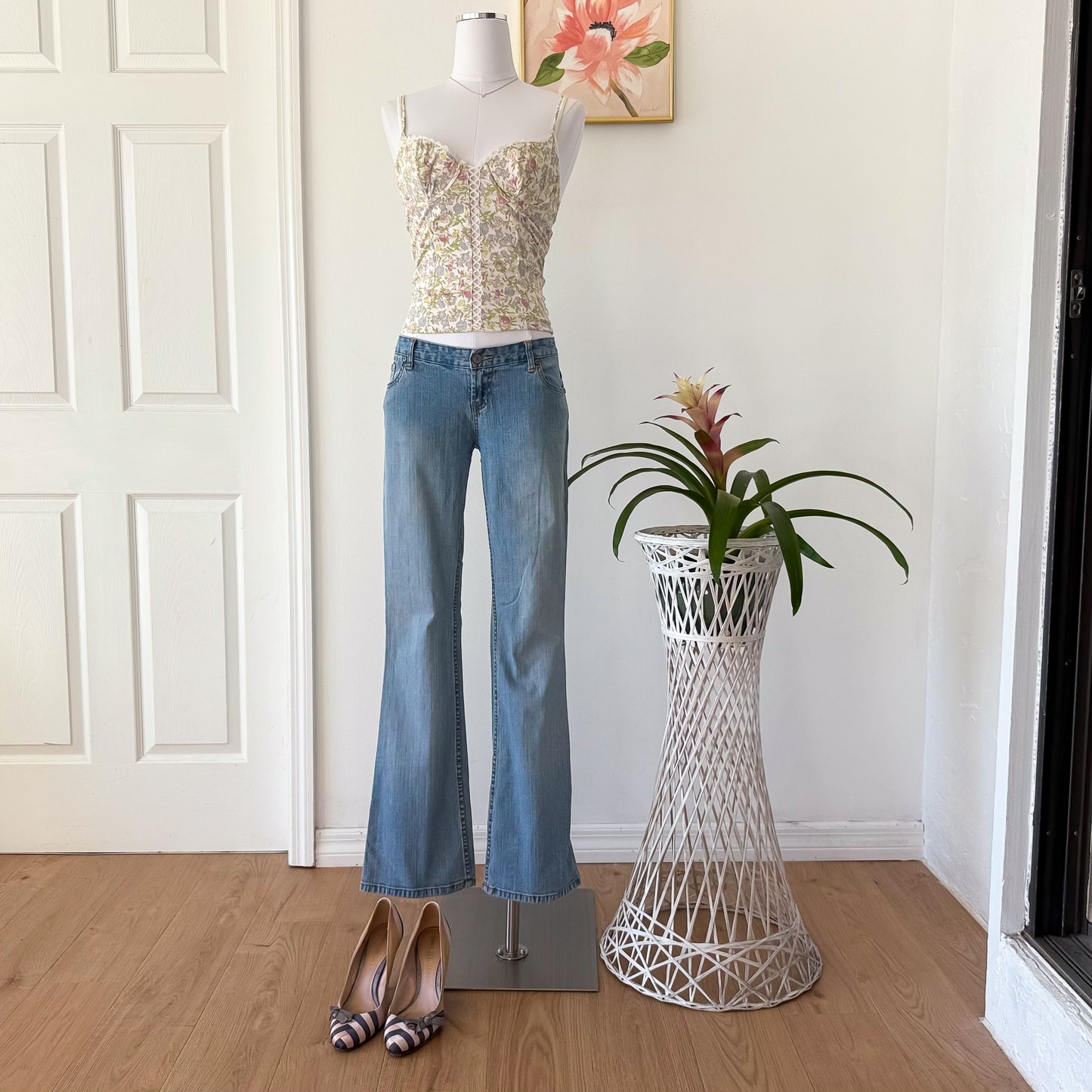 Y2K Light Wash Low Rise Jeans / SZ 0/2